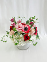 Load image into Gallery viewer, Classic Romance Signature Arrangement