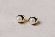 Load image into Gallery viewer, Pearl Huggie Mini Hoop Earrings
