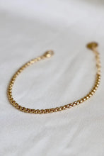 Load image into Gallery viewer, Holland Round Box Chain Bracelet
