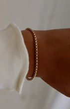 Load image into Gallery viewer, Holland Round Box Chain Bracelet
