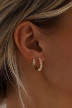 Load image into Gallery viewer, Élan Hoops
