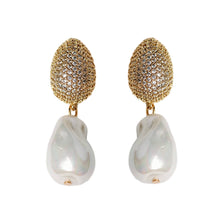 Load image into Gallery viewer, Sparkling Vintage Chunky Gold and Pearl Drop Earrings

