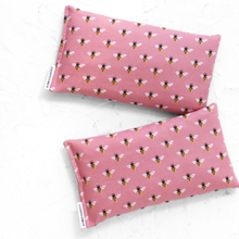 Load image into Gallery viewer, Lavender Eye Pillow ⋆ Bees
