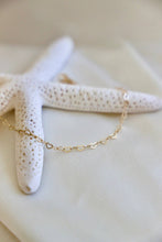 Load image into Gallery viewer, Heart Chain Necklace - Gold
